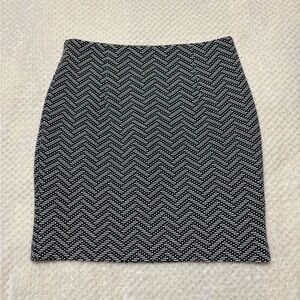NEW Bodycon Black and White Mini Skirt 🩶